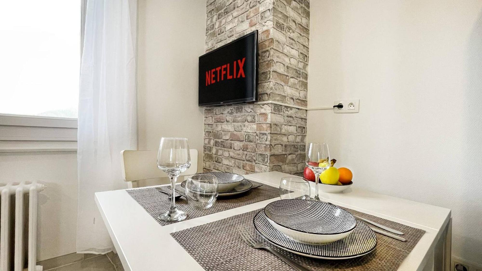 Homey Keola - Parking Prive Gratuit - Aux Portes De Geneve - Au Pied Du Tram - Appartement Avec 1 Chambre Et Un Grand Salon Avec Un Canape-Lit Ambilly Eksteriør billede