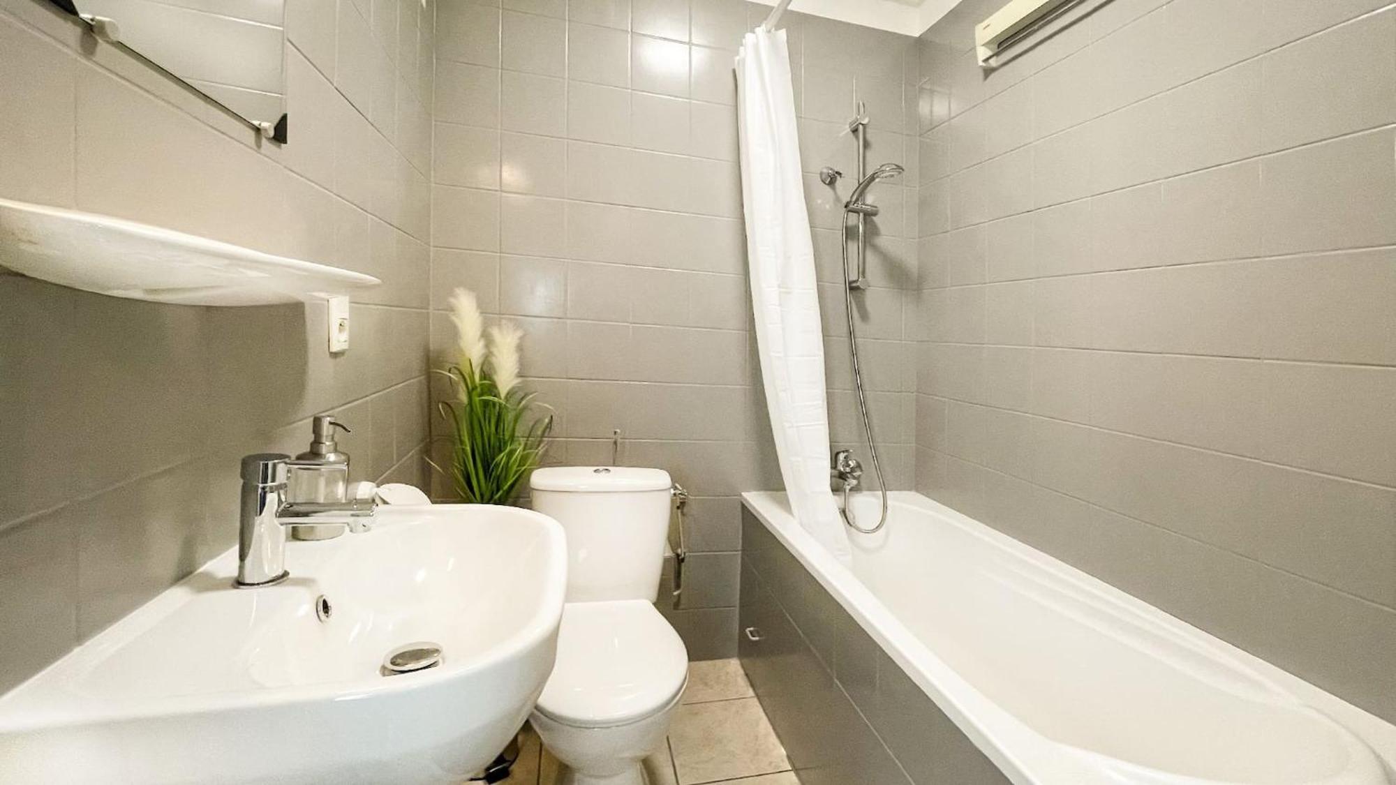 Homey Keola - Parking Prive Gratuit - Aux Portes De Geneve - Au Pied Du Tram - Appartement Avec 1 Chambre Et Un Grand Salon Avec Un Canape-Lit Ambilly Eksteriør billede