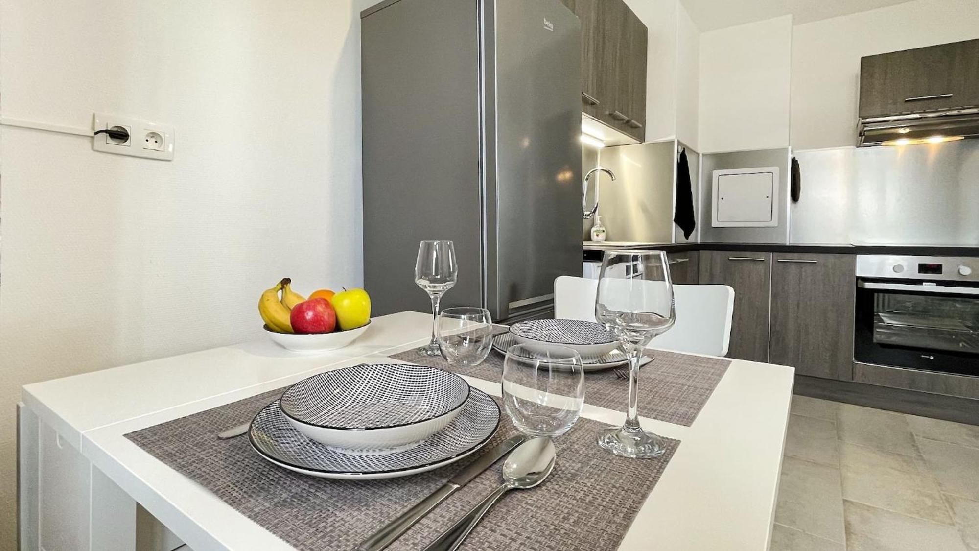 Homey Keola - Parking Prive Gratuit - Aux Portes De Geneve - Au Pied Du Tram - Appartement Avec 1 Chambre Et Un Grand Salon Avec Un Canape-Lit Ambilly Eksteriør billede